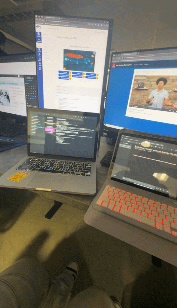 Animated GIF created by Maria